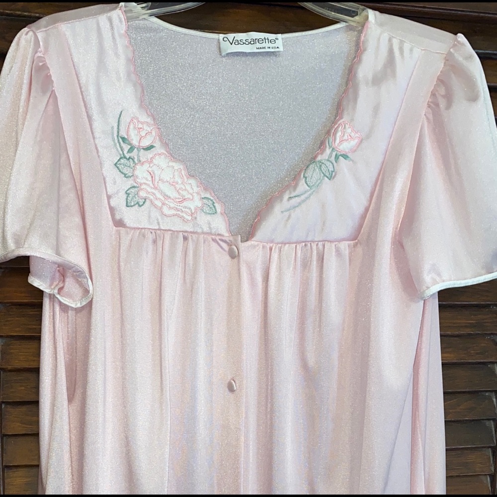 Vintage Vassarette peignoir robe Nylon light pink button down size M made in USA